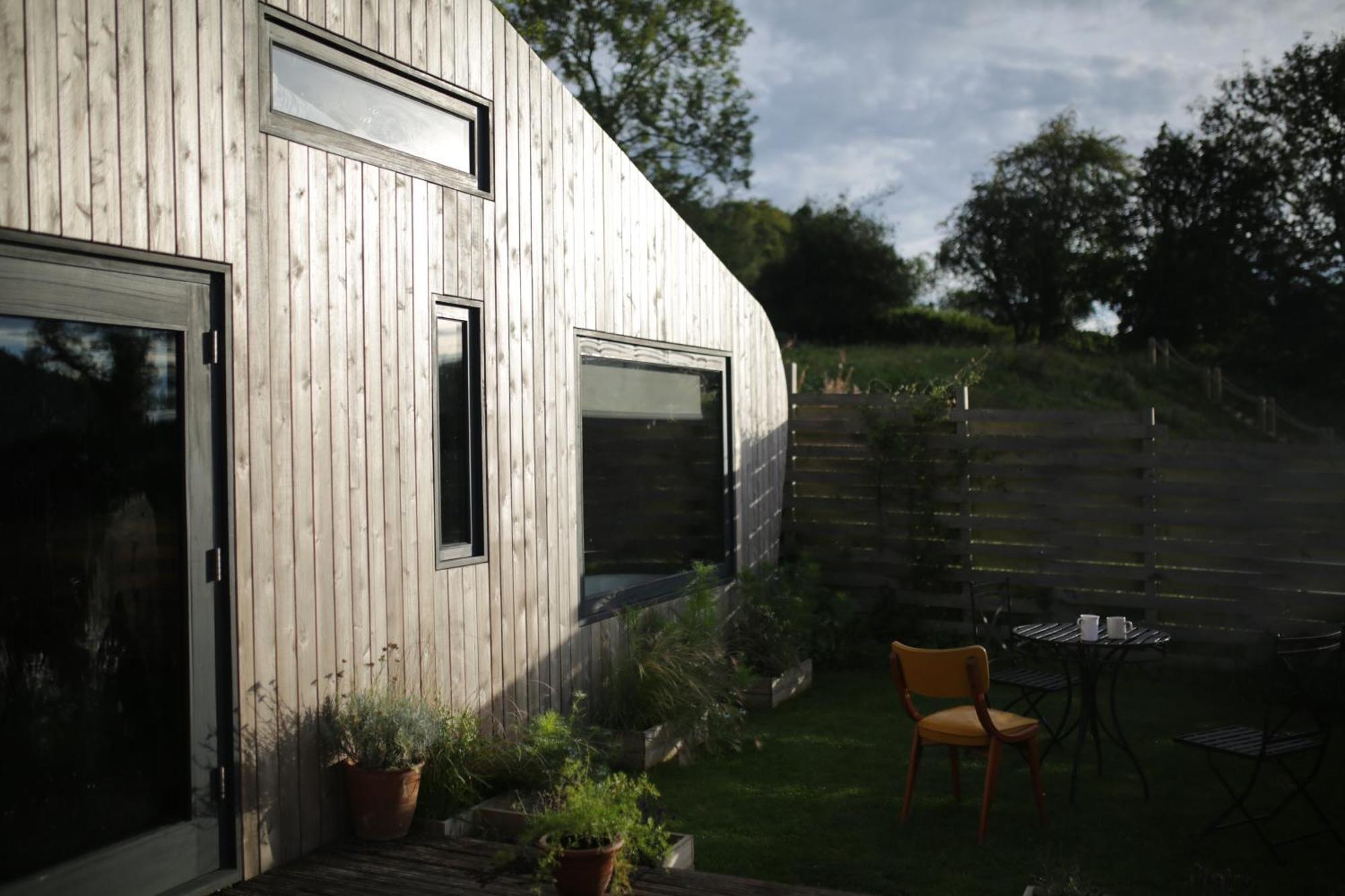 Two Unique Cabins Wrapped In Beautiful Welsh Scenery Presteigne ภายนอก รูปภาพ