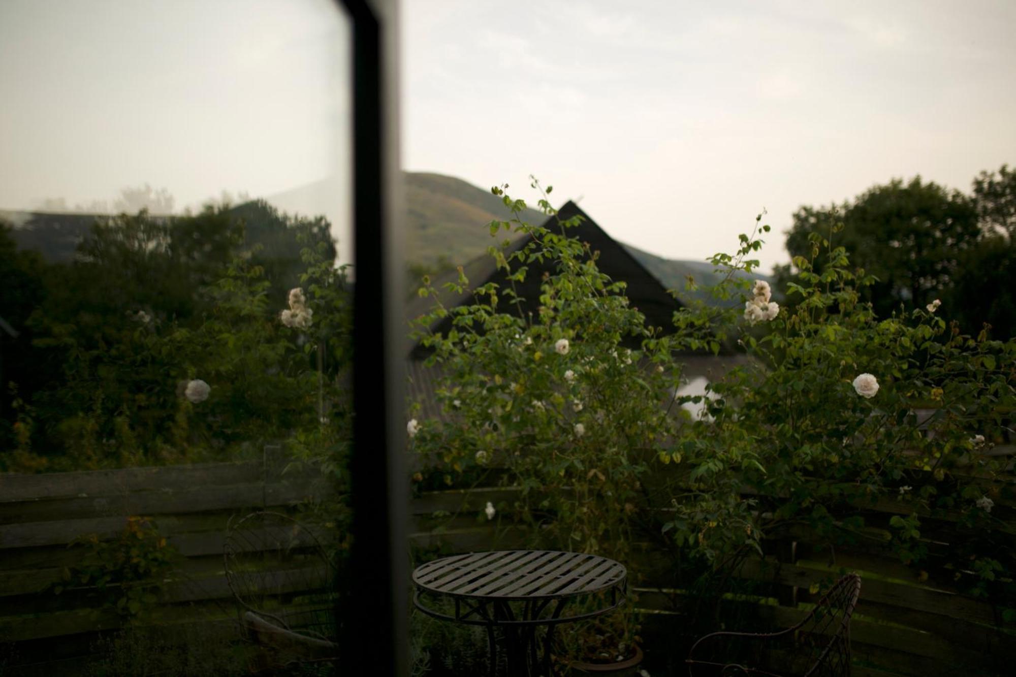 Two Unique Cabins Wrapped In Beautiful Welsh Scenery Presteigne ภายนอก รูปภาพ